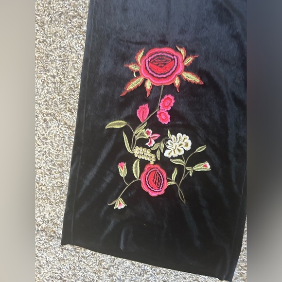 Drew NWT velvet wide leg pull on pants with floral embroidery size small - Picture 2 of 10